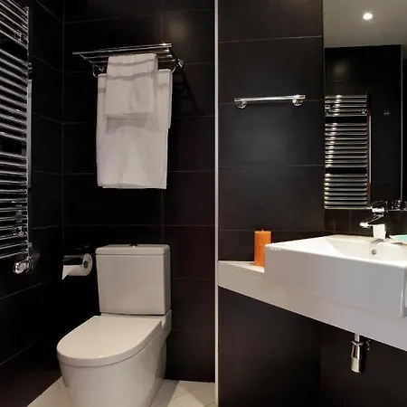 Apartmán Fisa Les Corts Barcelona