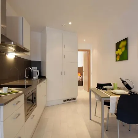 Fisa Les Corts Apartamento *